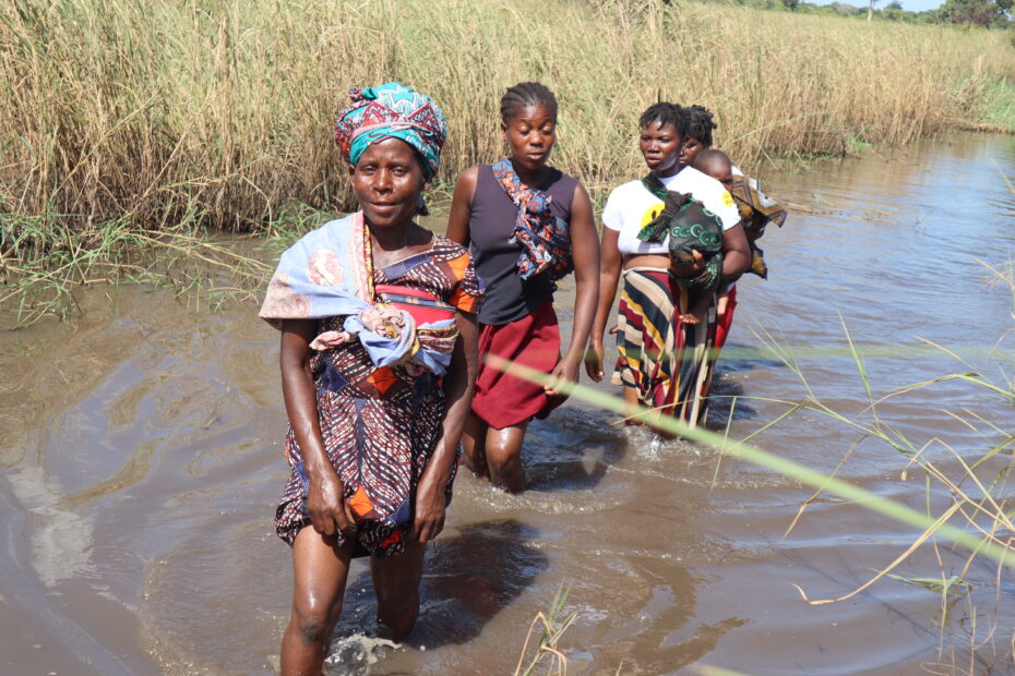 Inundações: Mesmo afectados pelas cheias, voluntários da Tzu Chi lideram o apoio às comunidades em Bebedo