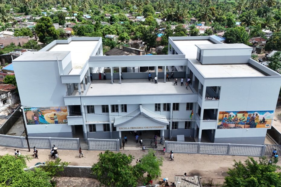 Inaugurada hoje oficialmente mais uma escola primária erguida pela Tzu Chi na Beira