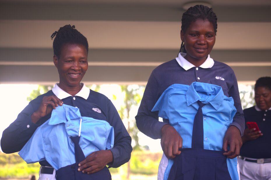 Mais de 23 mil uniformes doados aos alunos das escolas primárias erguidas pela Tzu Chi em Sofala